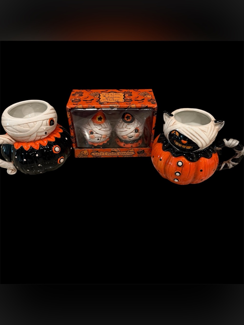 Johanna Parker 2026 mummy salt and pepper with 2 mugs